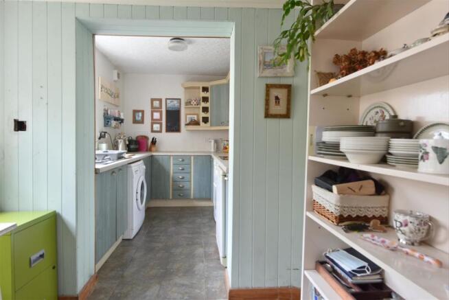 KITCHEN / BREAKFAST ROOM