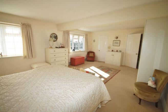 Bed 1 photo 1