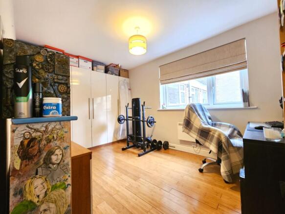 2 bed Flat for sale Image 8