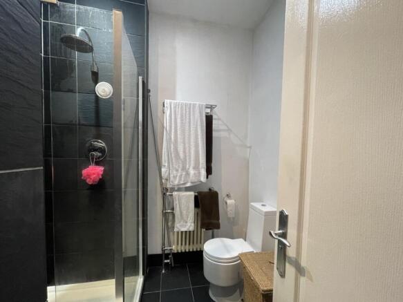 BEDROOM 1 ENSUITE