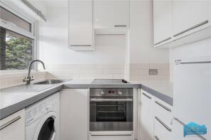 30, Viceroy Close, East Finchley, London N2 8BA