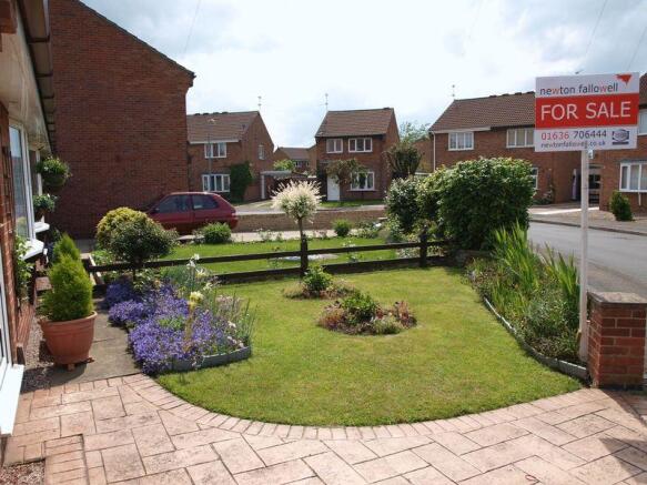 FRONT GARDEN