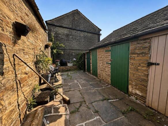 2 bed Terraced for sale Image 12