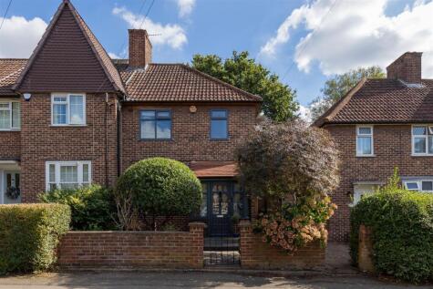 Manor Farm Drive, Chingford