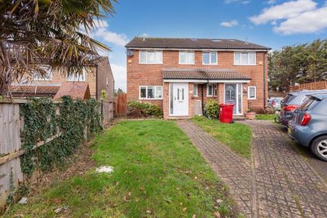 Sandringham Court, Burnham