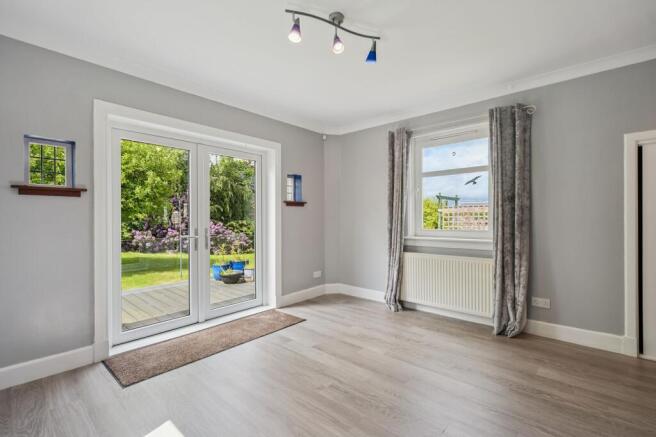 Bedroom/sitting room