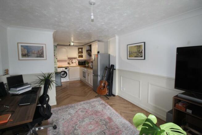 Kitchen..JPG