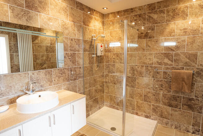 3 bed Bungalow for sale Image 11
