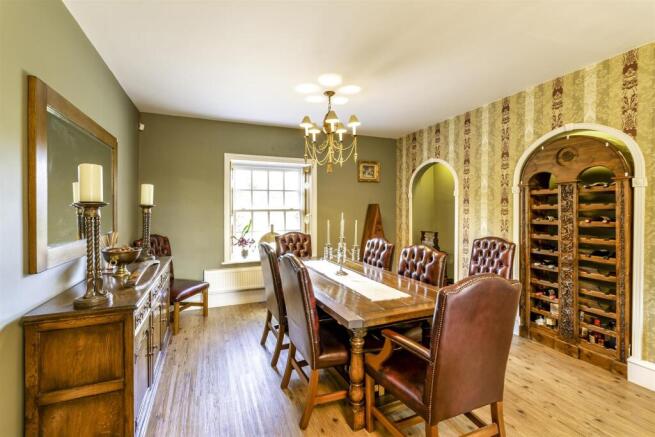 4 bed Detached for sale Image 8