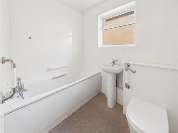 2 bed Detached Bungalow for sale Image 11