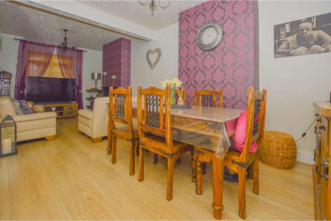 Lounge/Dining Room
