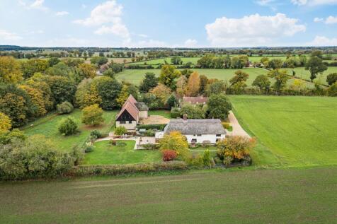 Handsome Thatched Farmhouse in Merton