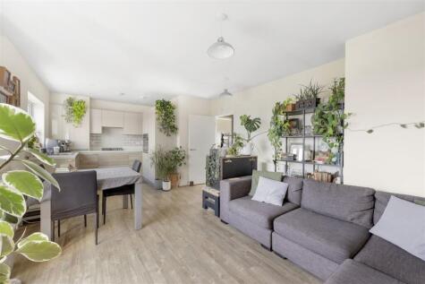 Blackthorn Avenue, Chigwell