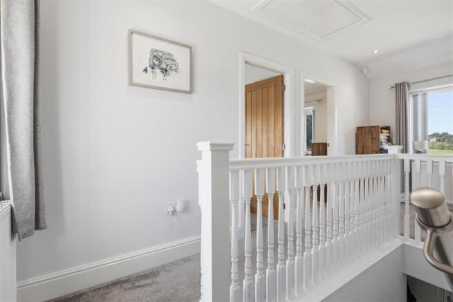 3 bed Semi-Detached for sale Image 7