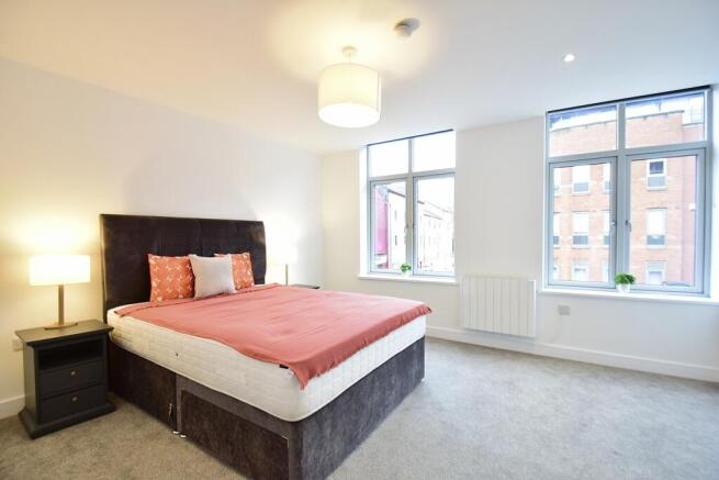 3 bed Flat to rent Image 5