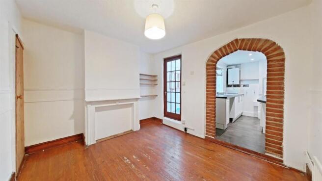 Dining Room_pe.jpg