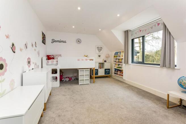 11 Ashenden Walk ...