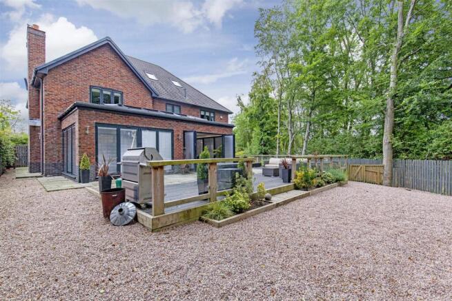 Hillhouse Court, Wingerworth, Chesterfield photo 4