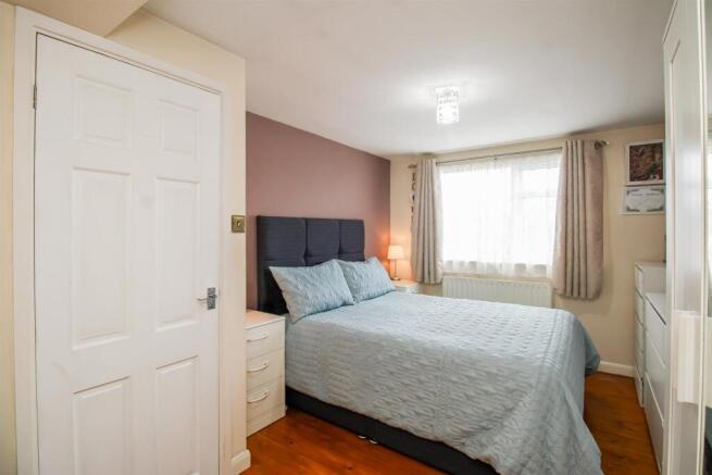 3 bed Semi-Detached Bungalow for sale Image 10