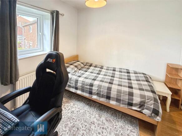 5 bed Semi-Detached for sale Image 8