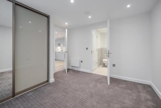 2 bed Flat to rent Image 11