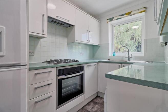 Kitchen 2.jpg