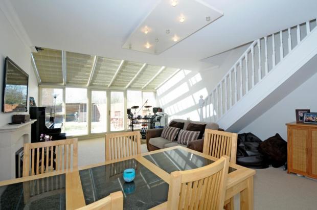 Sitting/Dining Room