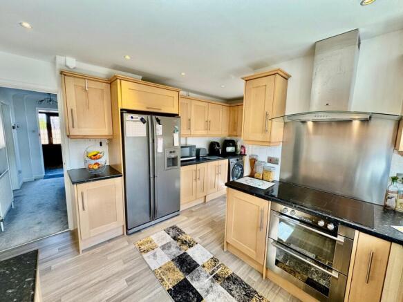 Kitchen & Hallway 