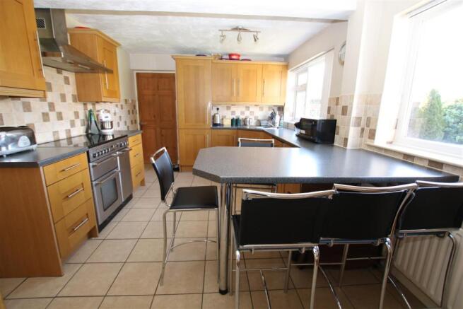 BREAKFAST KITCHEN