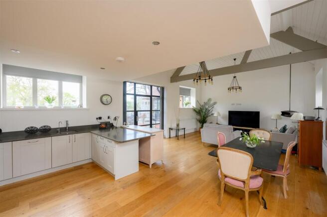 3 bed Barn Conversion for sale Image 4