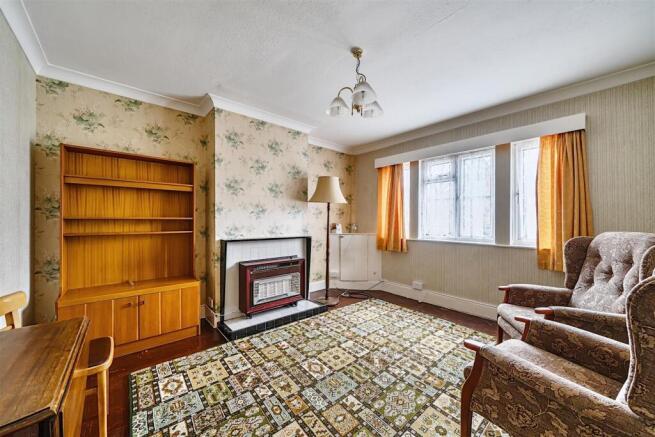 Rickmansworth Road - Lounge 1.jpg