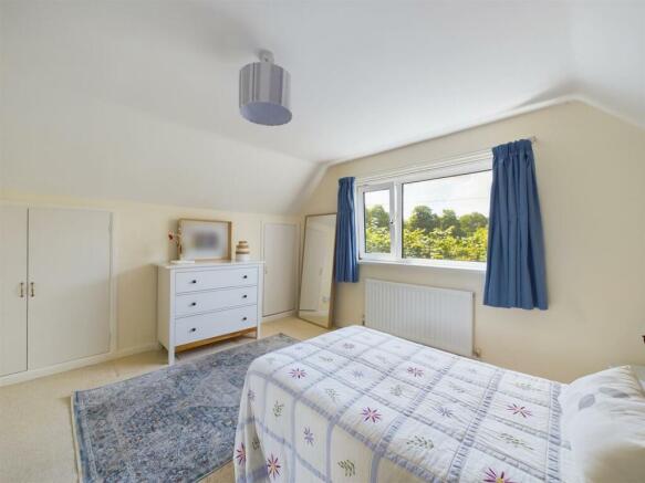 bed2.jpg