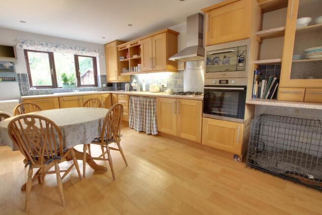 KITCHEN / BREAKFASTROOM