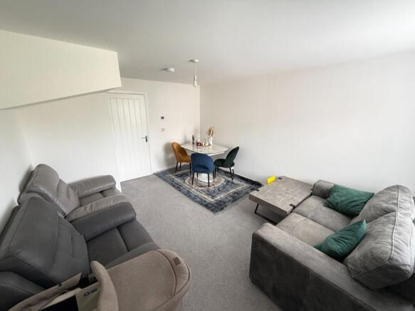 3 bed Semi-Detached for sale Image 4
