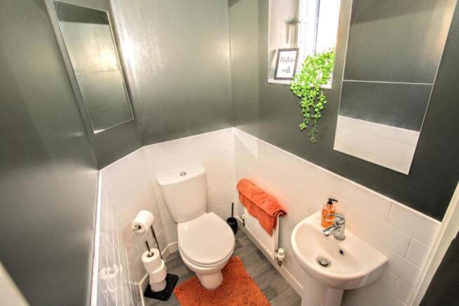 GROUND FLOOR CLOAKROOM/W.C.