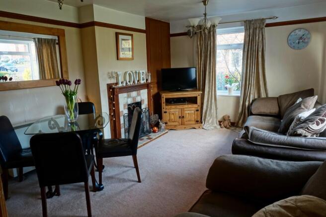Lounge (Alternate Angle).JPG