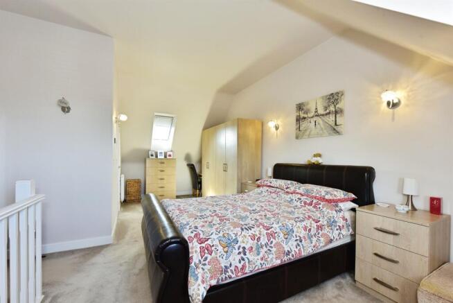 3 bed Semi-Detached for sale Image 11