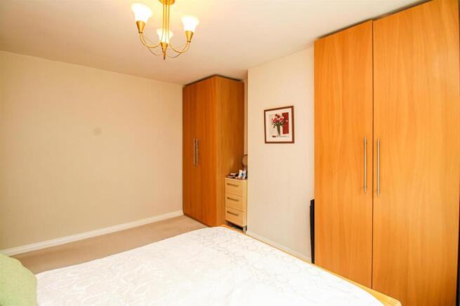 3 bed Semi-Detached for sale Image 11