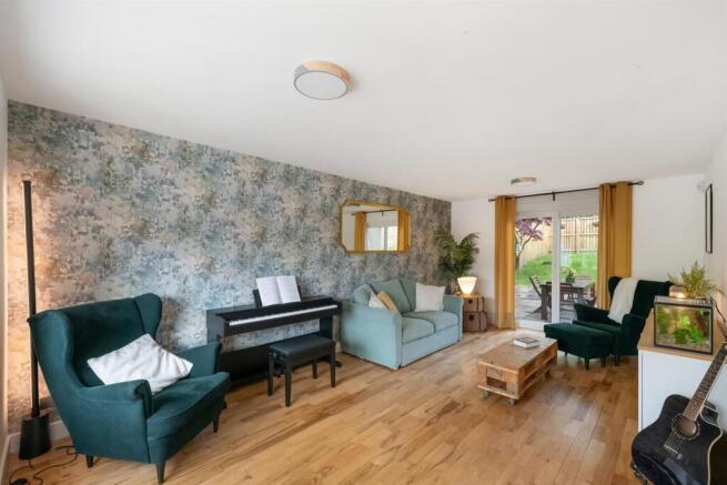 6 Ashley Avenue, Dollar FK14 7EG photo 4
