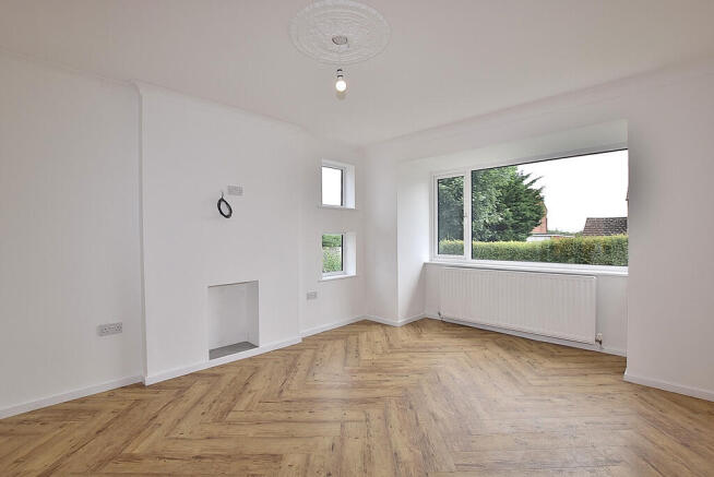 St. Giles Close, Colburn photo 4