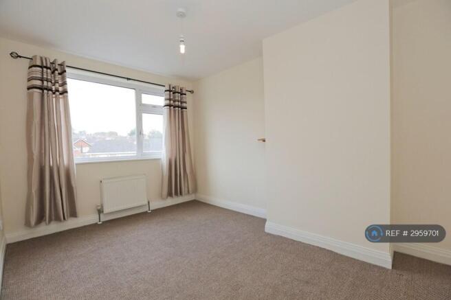 3 bed Terraced to rent Image 5