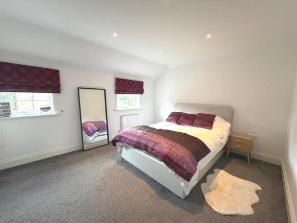 3 bed Semi-Detached for sale Image 8
