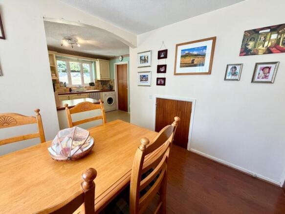4 bed Detached for sale Image 9