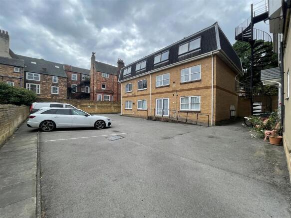 2 bed Flat for sale Image 6