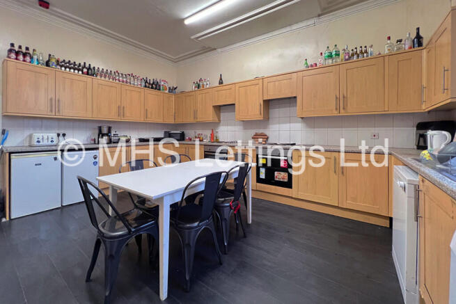 1 bed House Share to rent Image 9