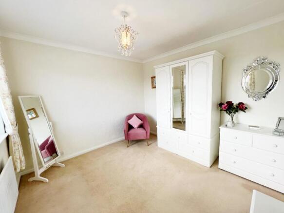 Bedroom 2 pic 3.jpg