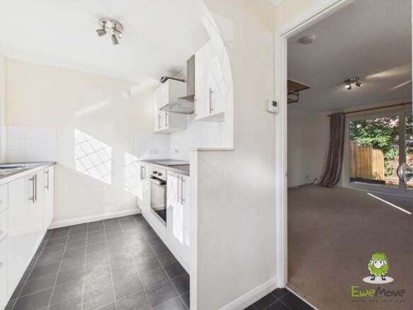 EweMove Estate Agents Basingstoke - Blackberry Wal