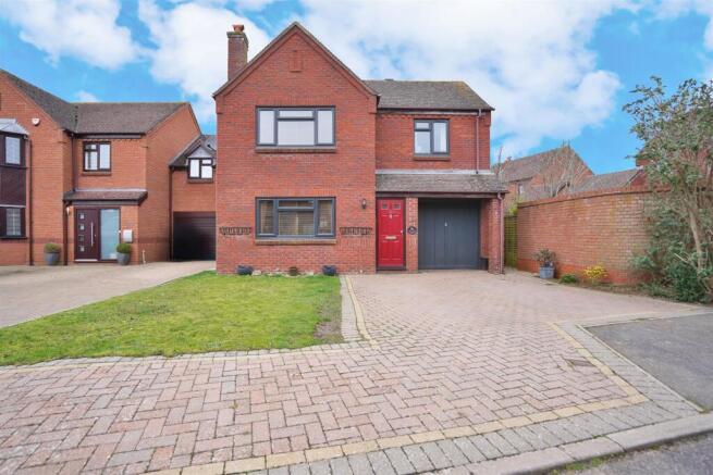 22 Merestone Close Southam-9.jpg
