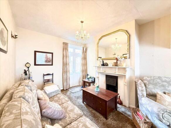 Richmond Avenue, Westcliff on Sea photo 2