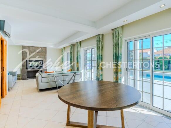 Betunes 4 Bed Semi Detached Property For Sale (15)
